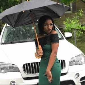 Meet your Posher, Whitney